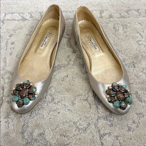 Oscar de la Renta silver gold metallic flat bead embellishment Size 8.5 /EU38.5
